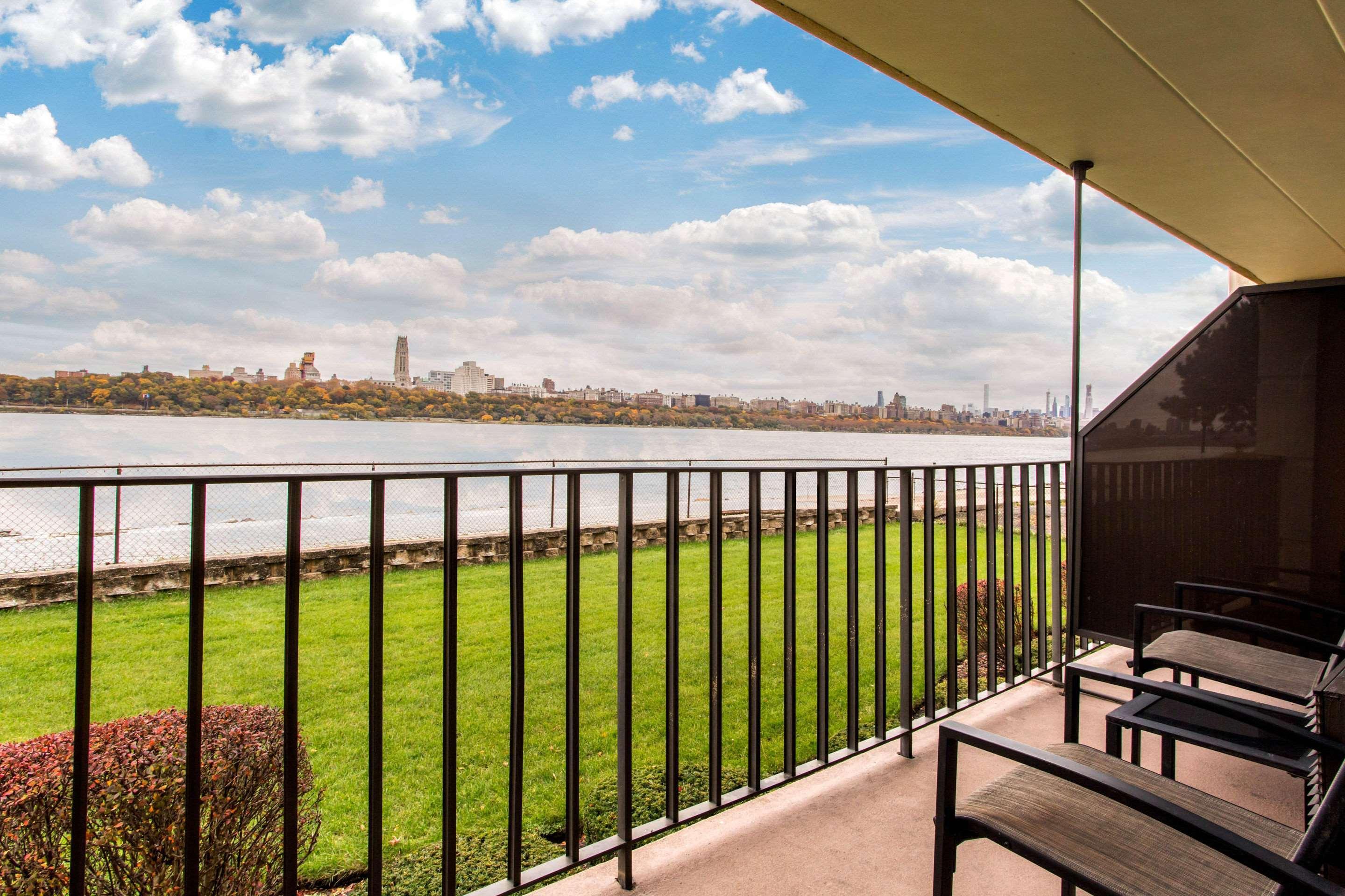 Comfort Inn Edgewater On Hudson River Eksteriør bilde